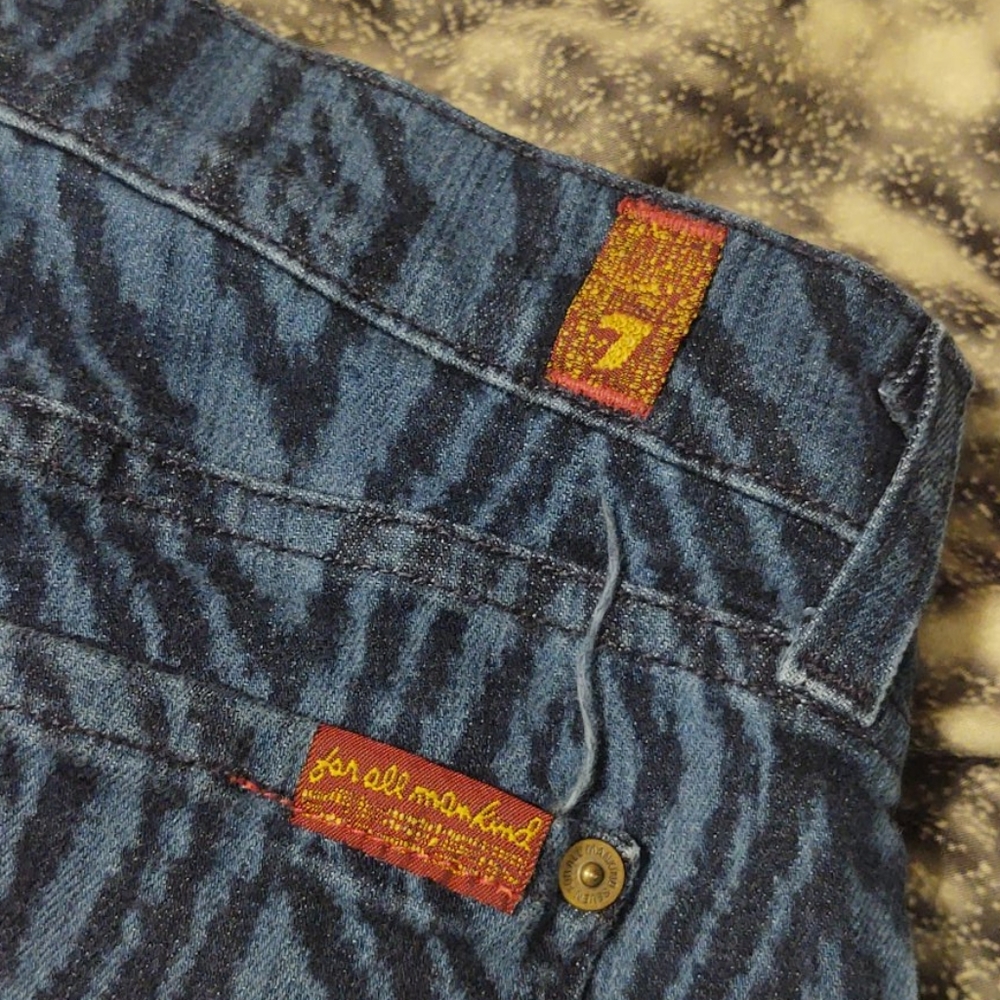 7FAM Diamond Pattern Distressed Cutoff Jean Shorts 25 - Picture 10 of 12